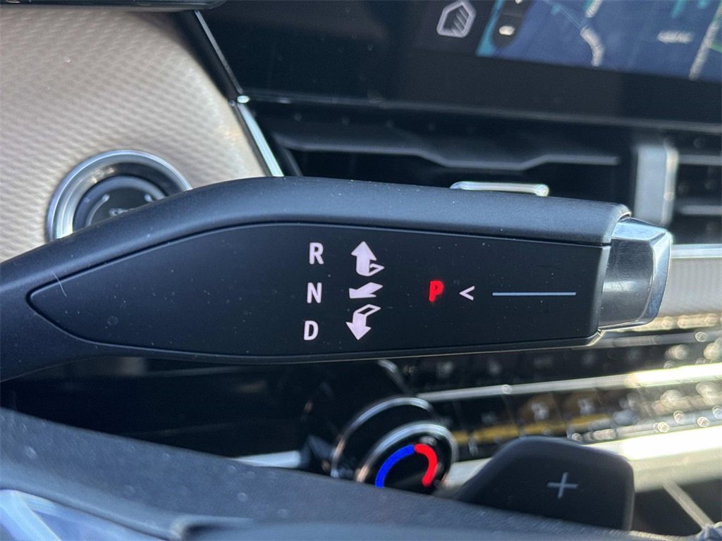 Used 2025 Chevrolet Equinox ACTIV w/ Safety and Technology Package image 43