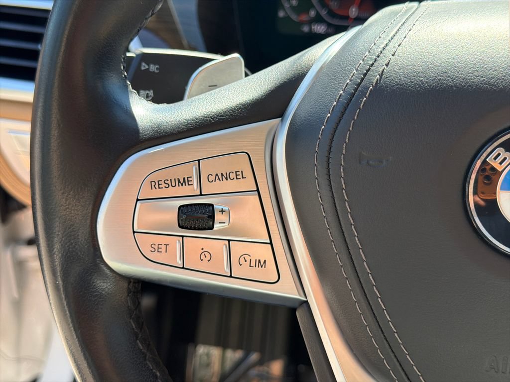Used 2022 BMW 740i w/ Premium Package RWD image 25