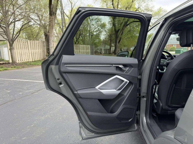 Certified 2021 Audi Q3 2.0T Premium w/ Convenience Package AWD/4WD image 21