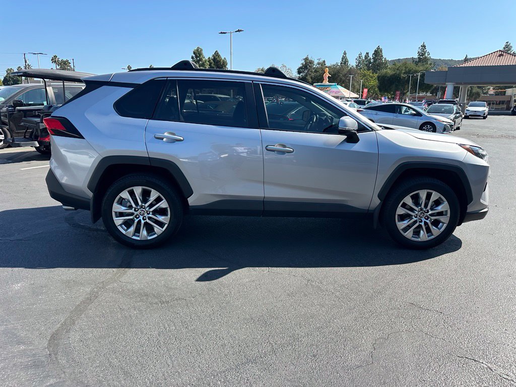 Used 2025 Toyota RAV4 XLE Premium w/ Weather Package FWD image 4