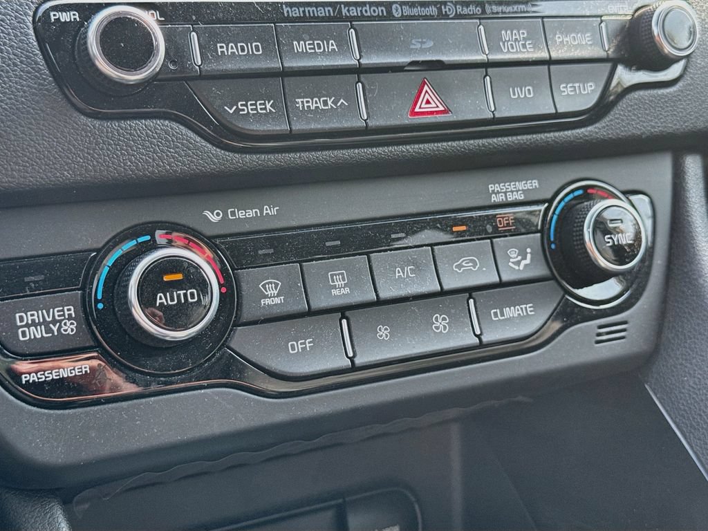 Used 2017 Kia Niro FWD image 15