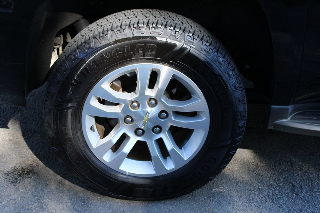 Used 2015 Chevrolet Suburban LS RWD image 35