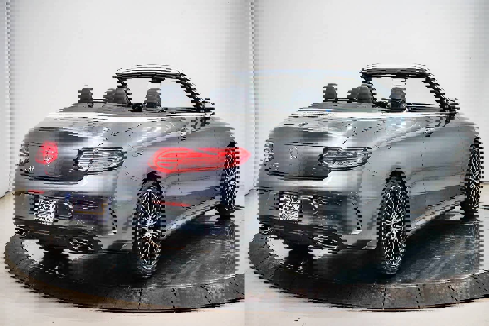 Used 2023 Mercedes-Benz C 300 Cabriolet image 4