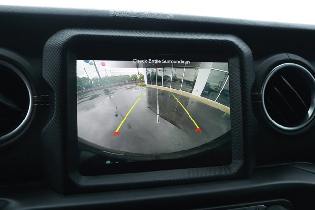 Used 2021 Jeep Wrangler Unlimited Sahara w/ Cold Weather Group image 17