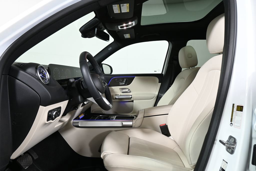 Certified 2026 Mercedes-Benz GLB 250 4MATIC image 3