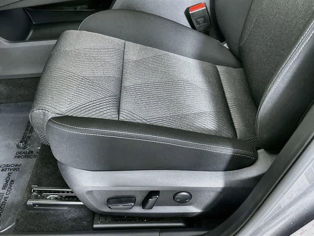 Used 2024 Nissan Rogue SV FWD image 28