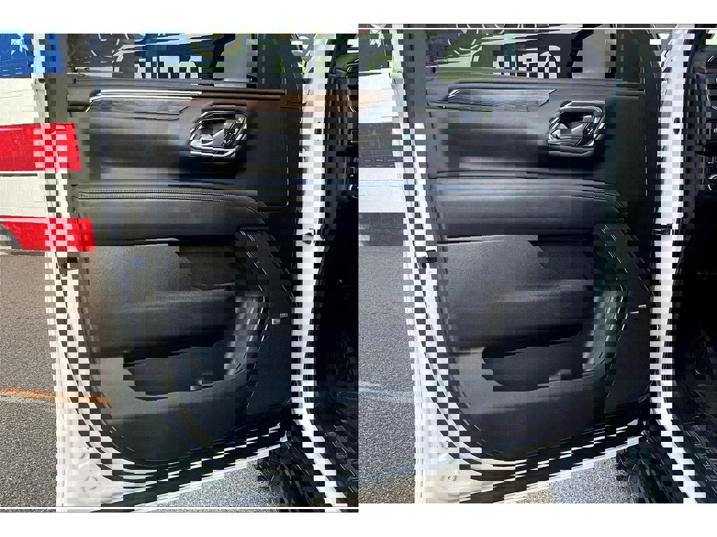 Used 2021 Chevrolet Tahoe LT AWD/4WD image 19