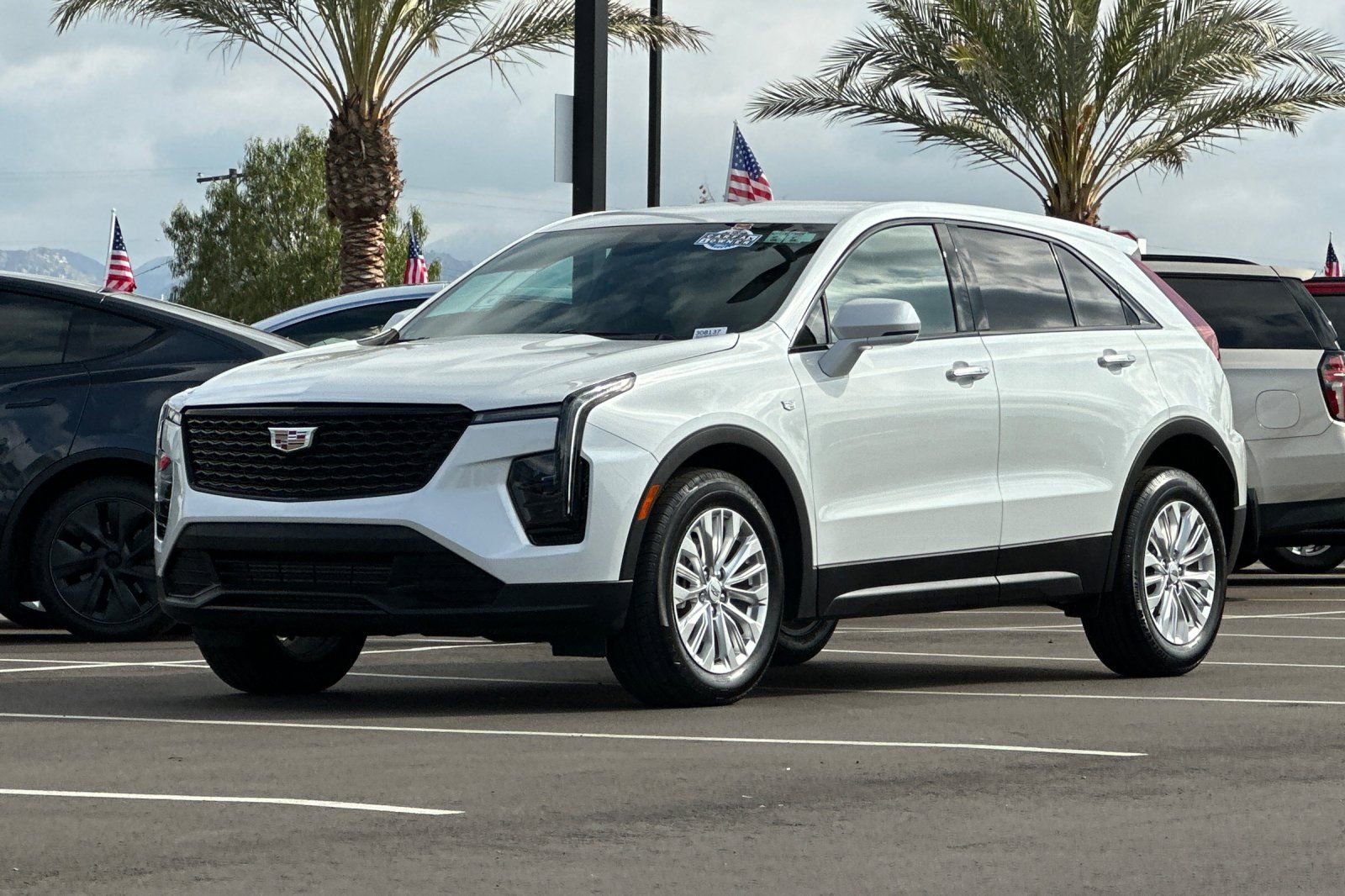 Used 2024 Cadillac XT4 Luxury w/ Cold Weather Package image 8