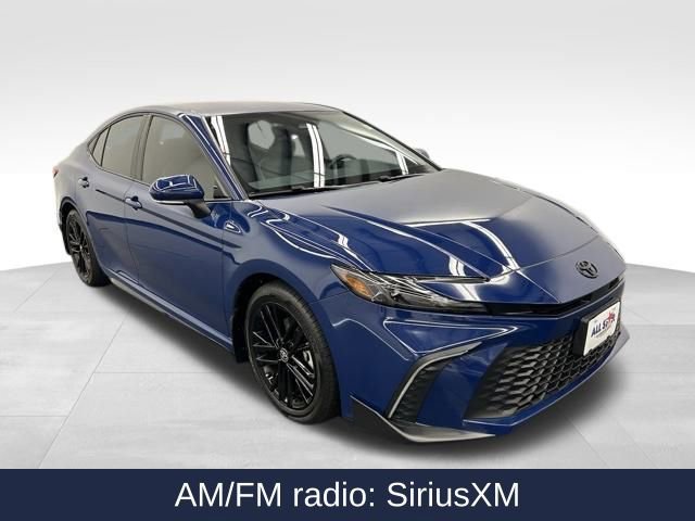 Used 2025 Toyota Camry SE image 2