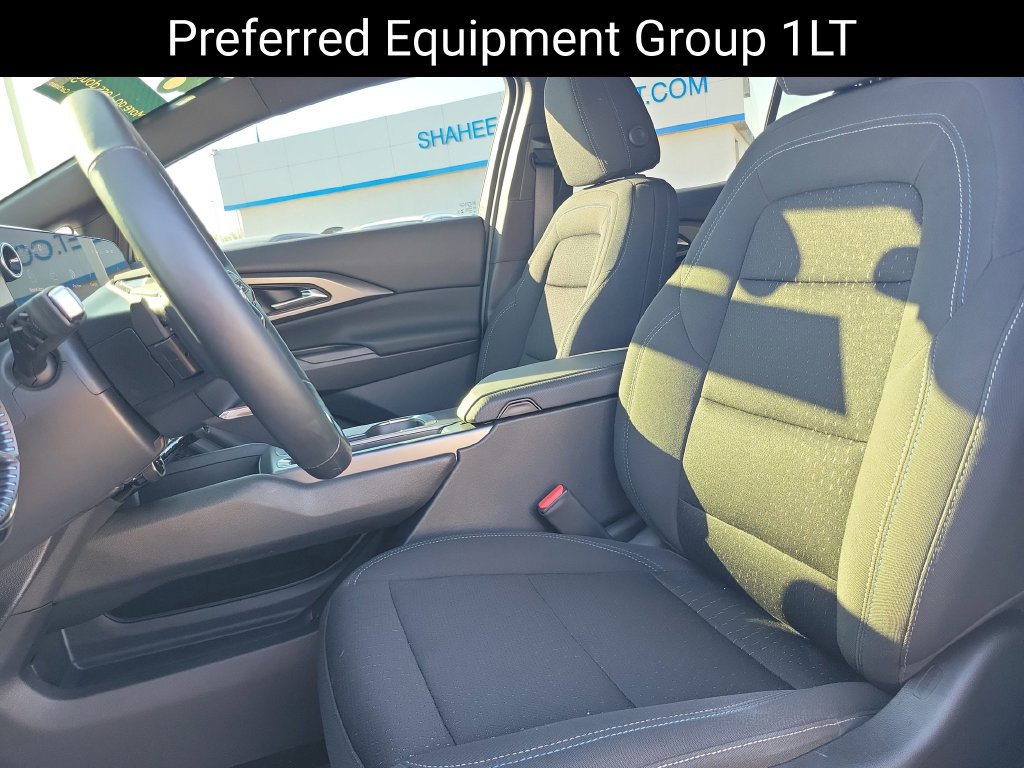 Certified 2025 Chevrolet Equinox EV LT w/ Comfort Package AWD/4WD image 11