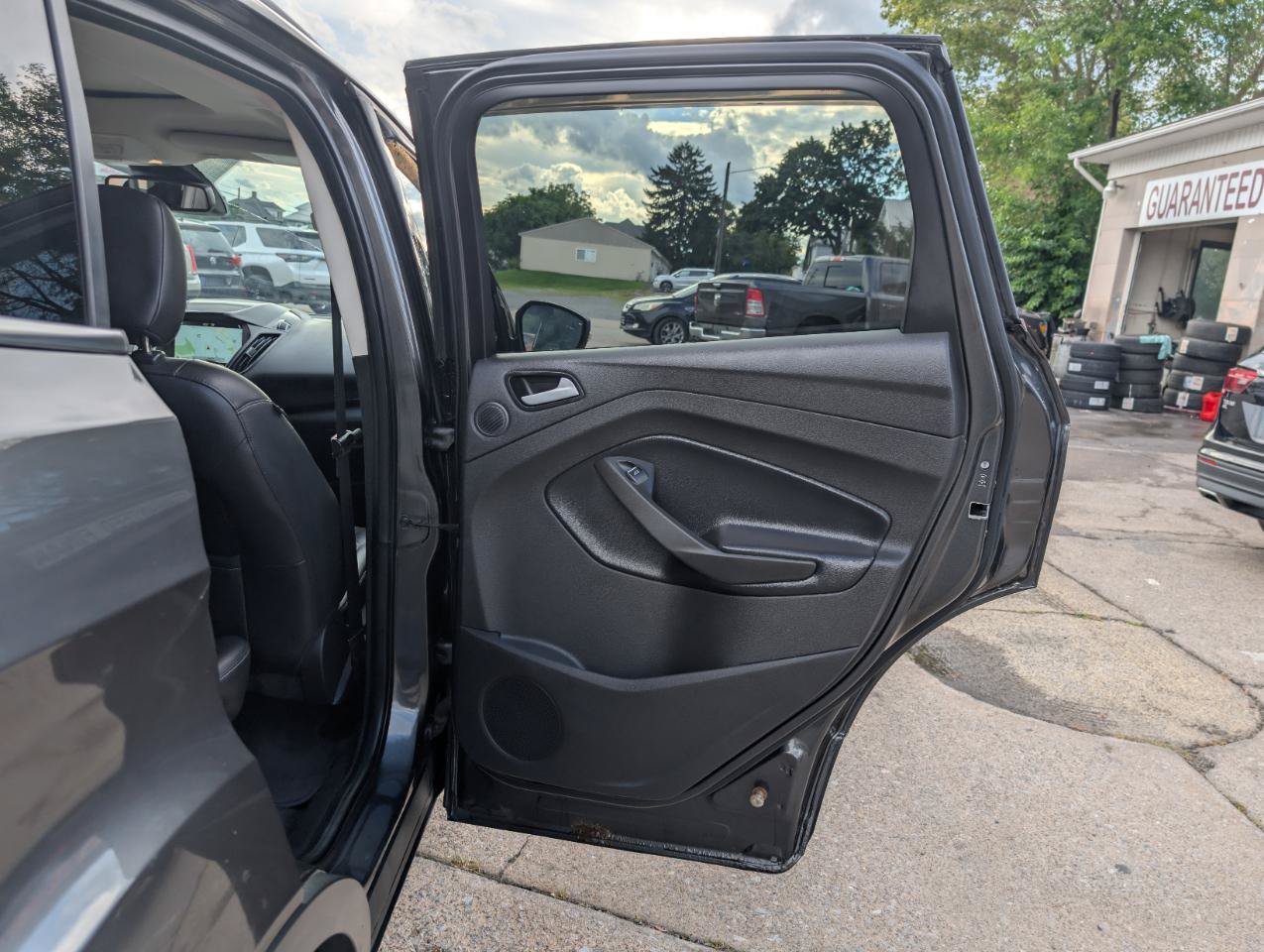 Used 2019 Ford Escape Titanium AWD/4WD image 46