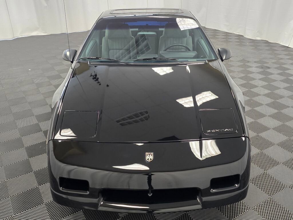 Used 1988 Pontiac Fiero GT image 10