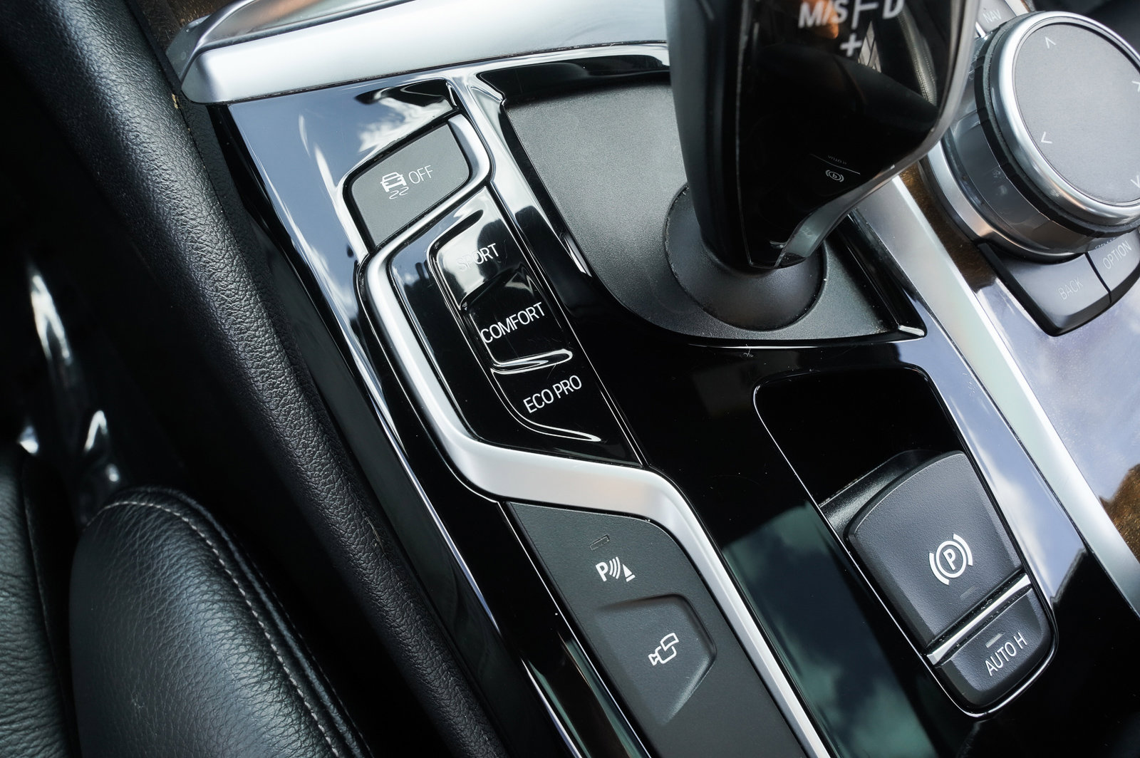 Used 2019 BMW 540i xDrive w/ Premium Package image 17