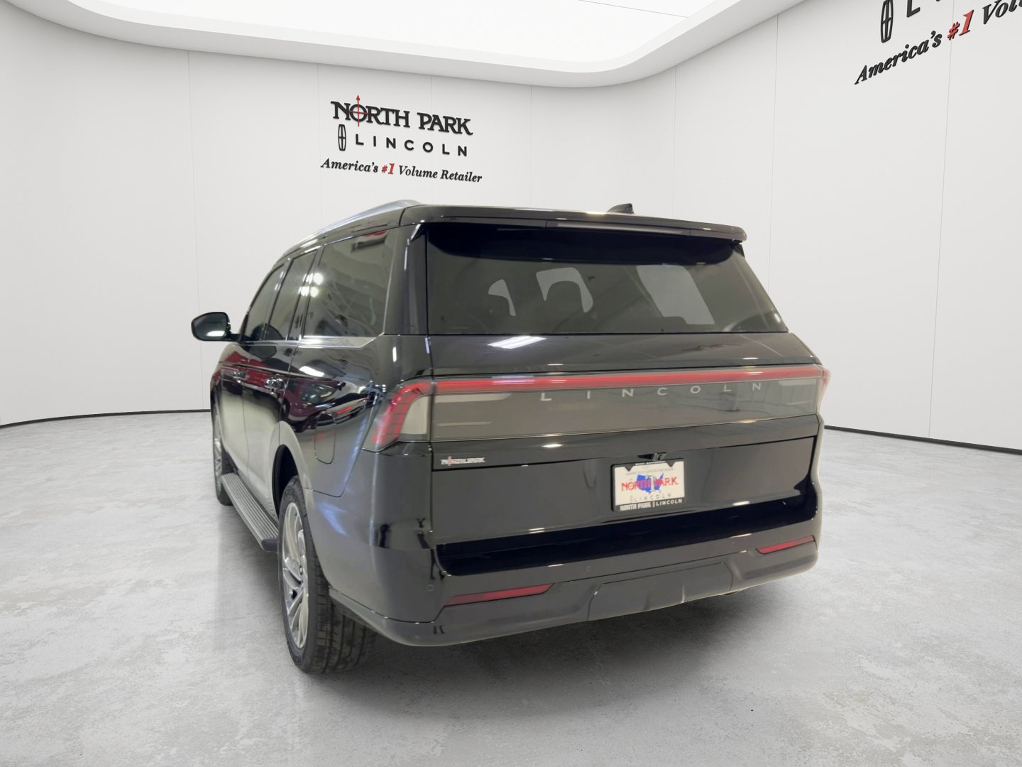New 2026 Lincoln Navigator Premiere AWD/4WD image 8