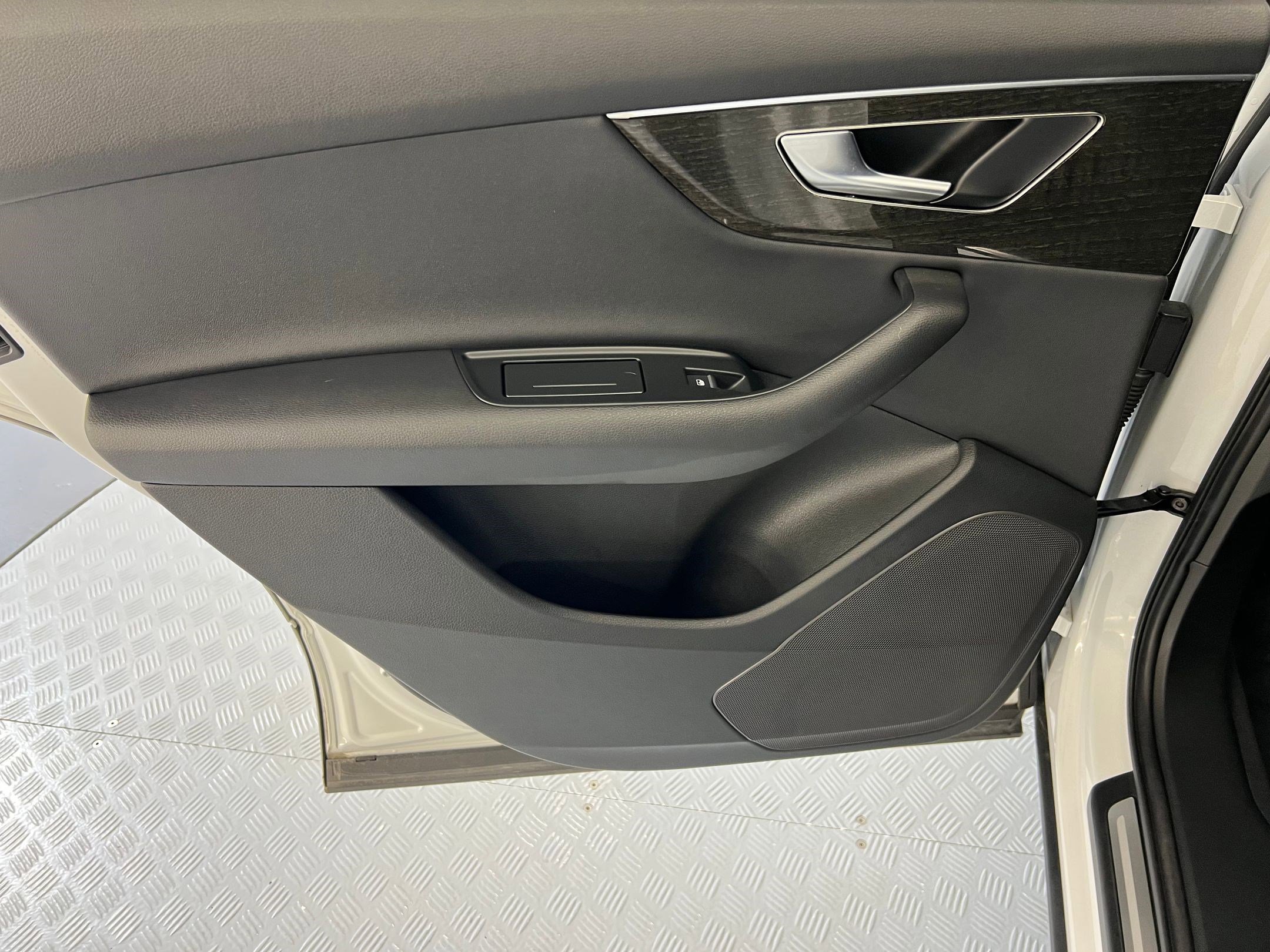 Used 2023 Audi Q7 3.0T Premium w/ Convenience Package image 20