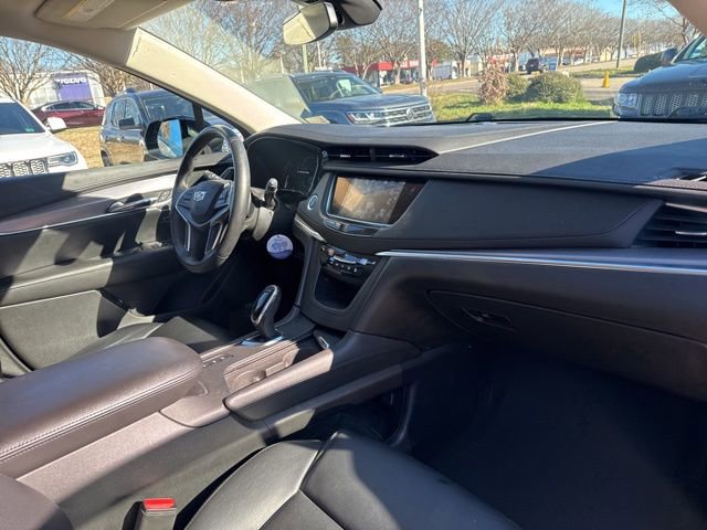Used 2018 Cadillac XT5 Luxury w/ Driver Awareness Package image 16
