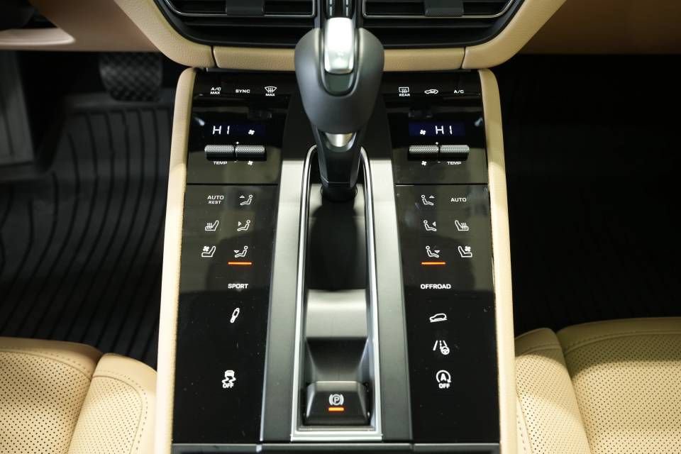 New 2026 Porsche Macan S AWD/4WD image 23