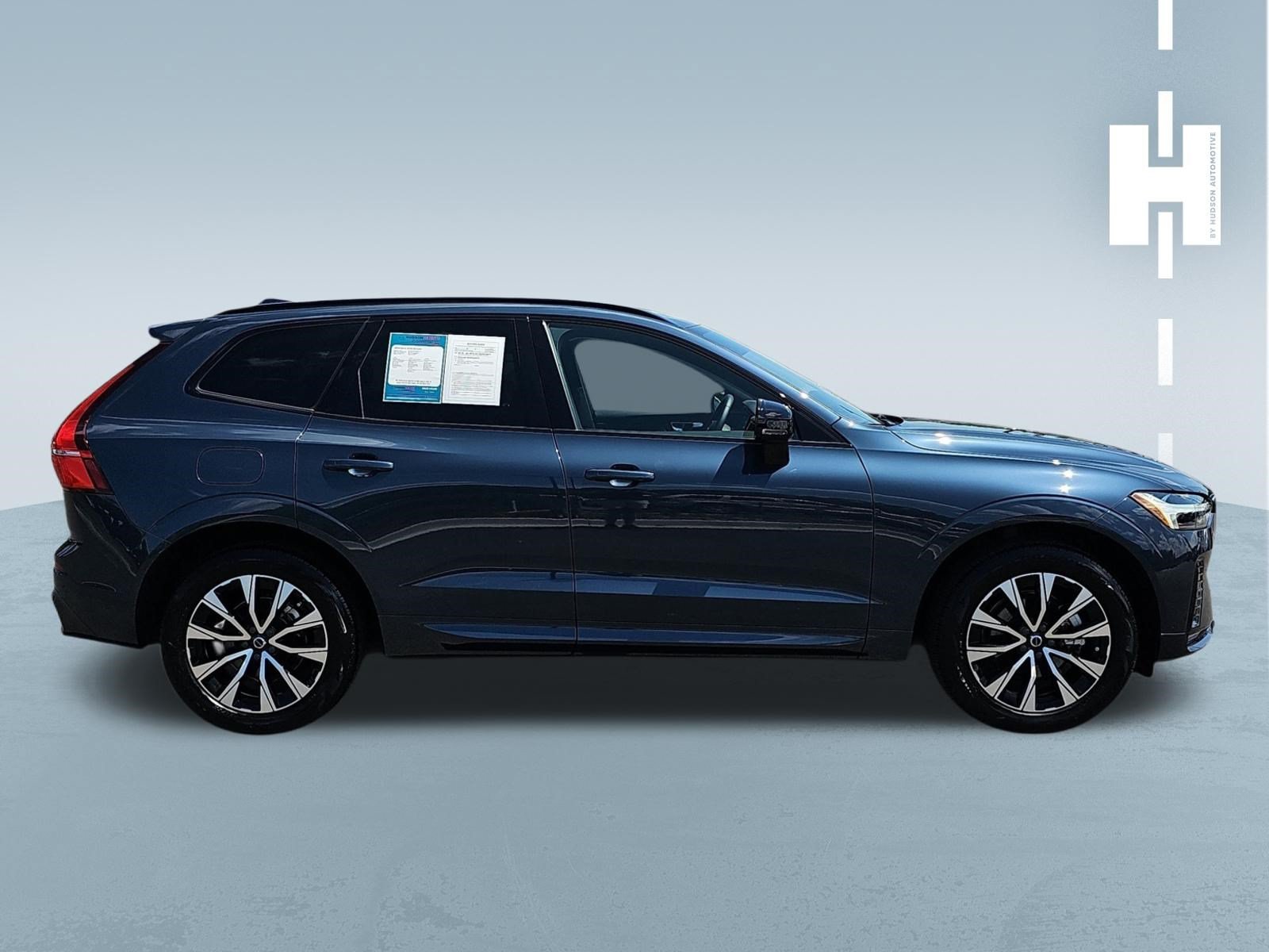 Used 2024 Volvo XC60 B5 Core w/ Protection Package Premier AWD/4WD image 3