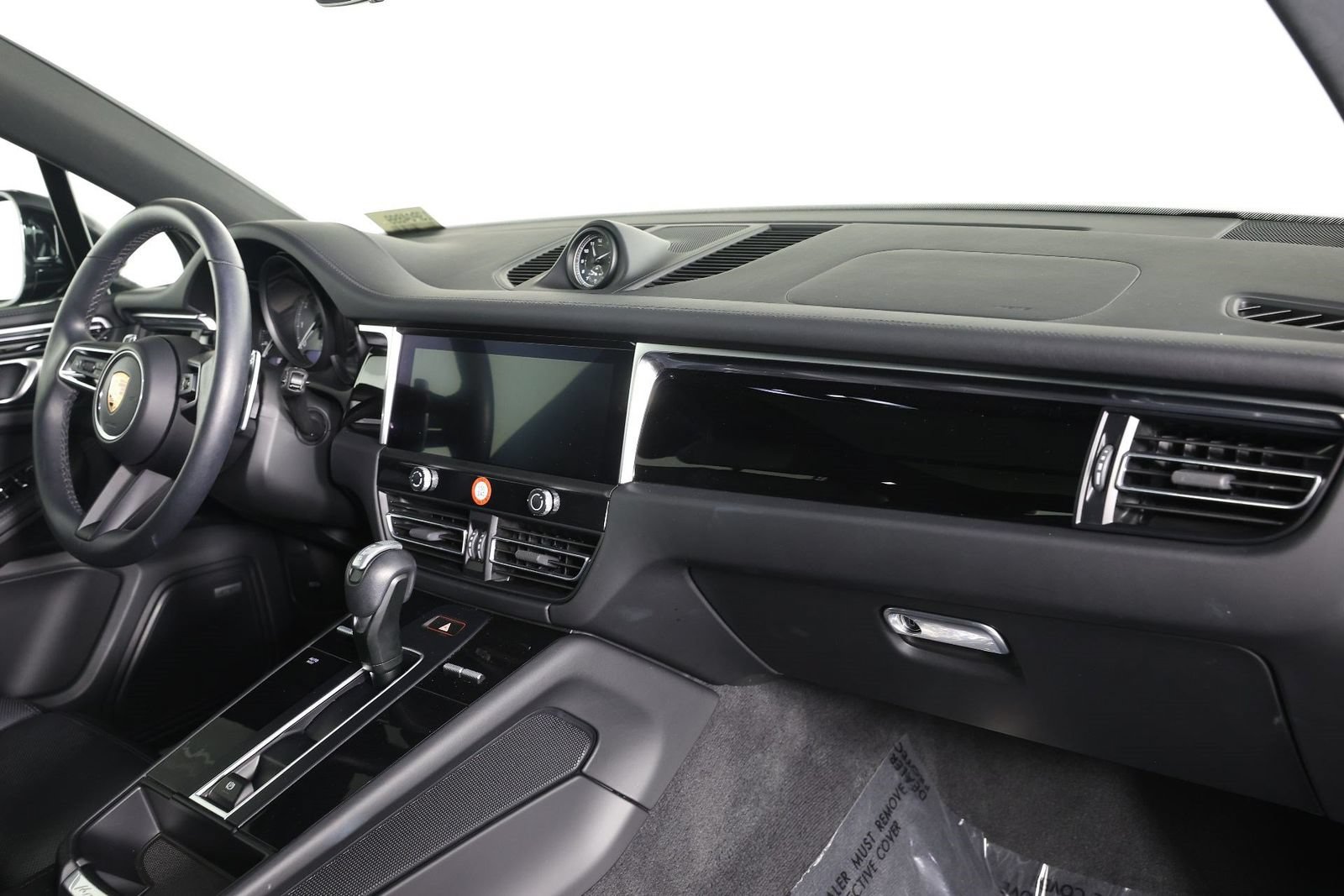 Certified 2023 Porsche Macan S AWD/4WD image 24