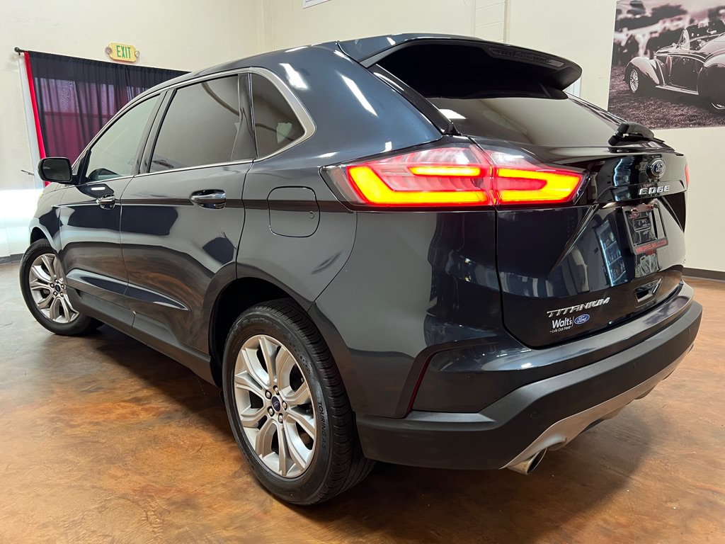 Used 2022 Ford Edge Titanium AWD/4WD image 2
