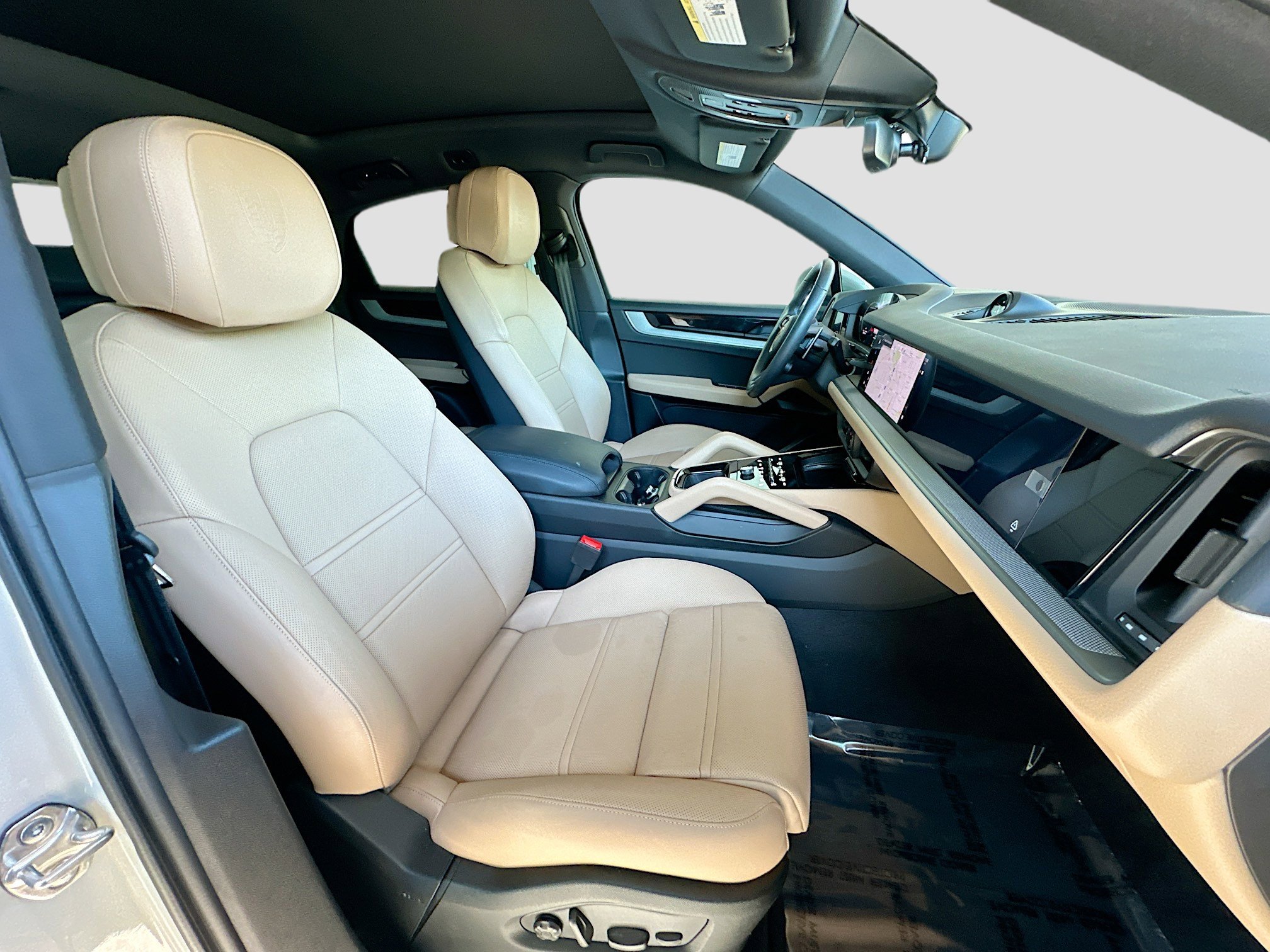 Used 2025 Porsche Cayenne Coupe image 30