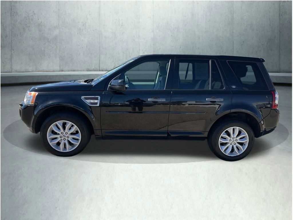 Used 2012 Land Rover LR2 HSE image 2