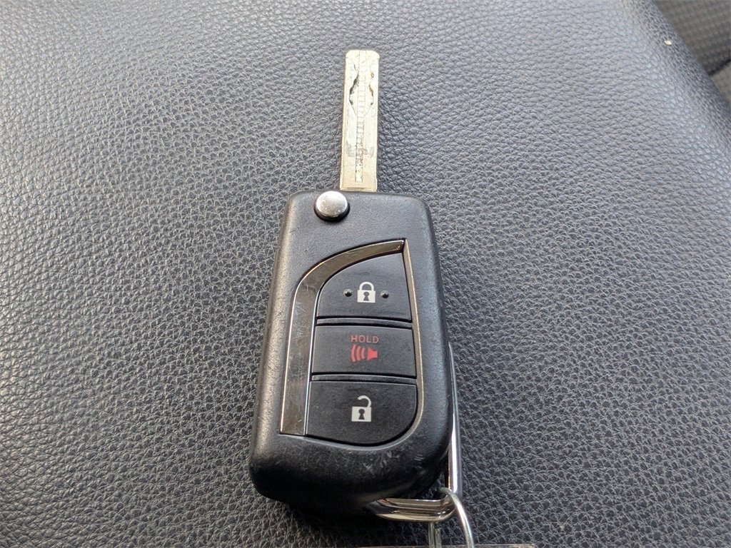 Used 2024 Toyota RAV4 LE image 32
