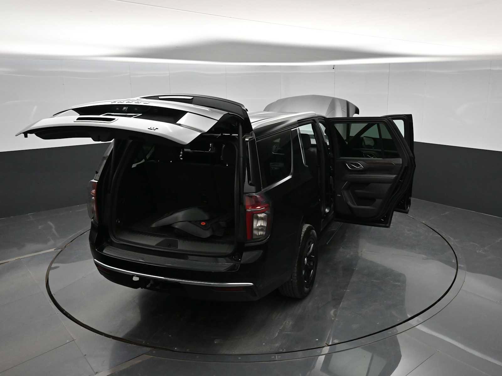 Used 2023 Chevrolet Tahoe LT w/ Luxury Package AWD/4WD image 41