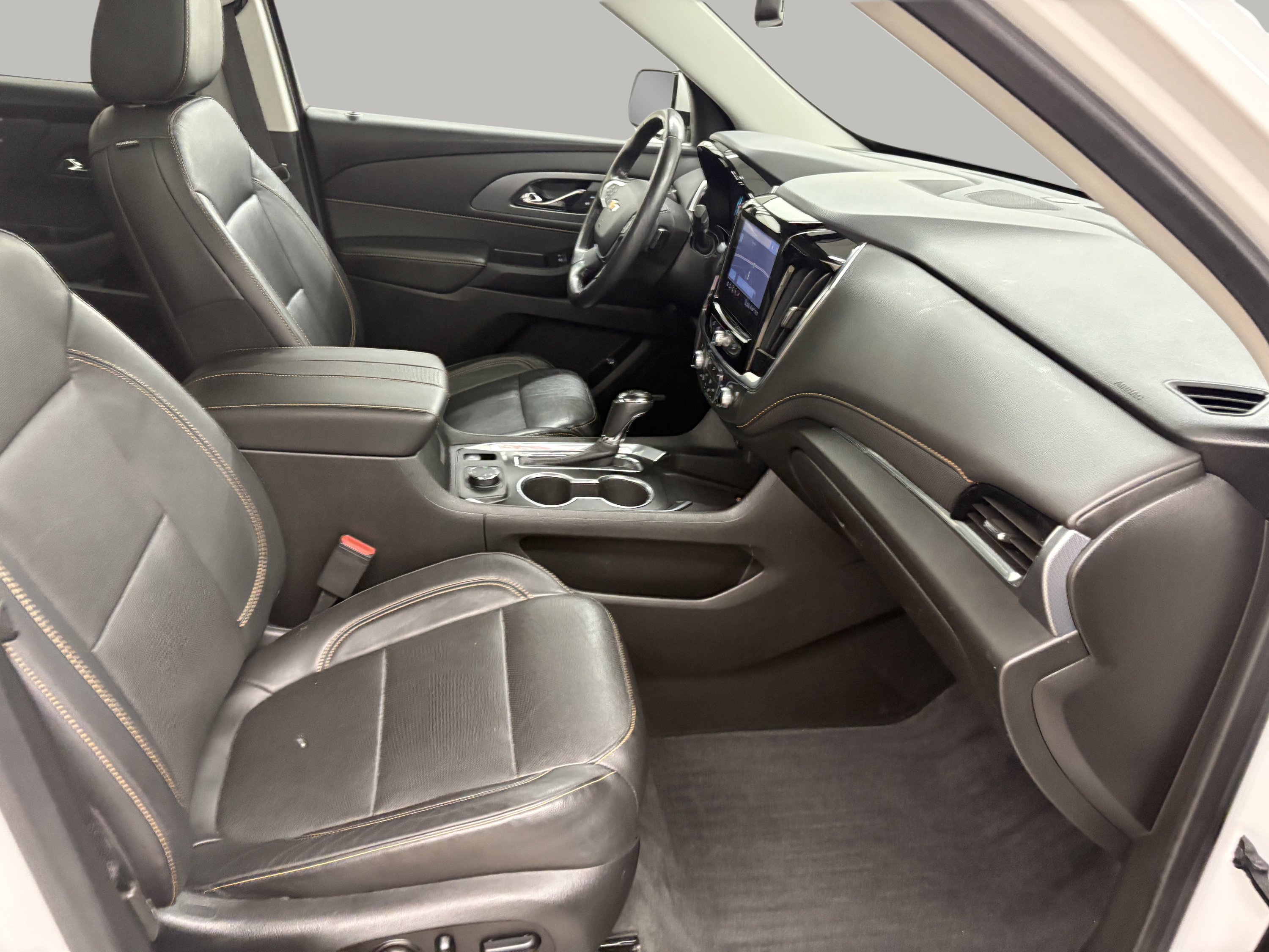 Used 2020 Chevrolet Traverse Premier image 25