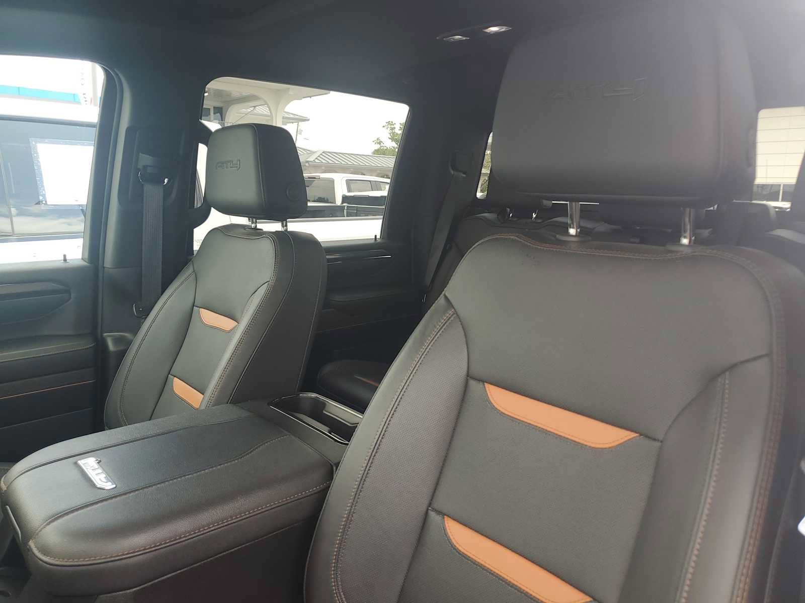 Used 2024 GMC Sierra 2500 AT4 w/ AT4 Premium Plus Package AWD/4WD image 24
