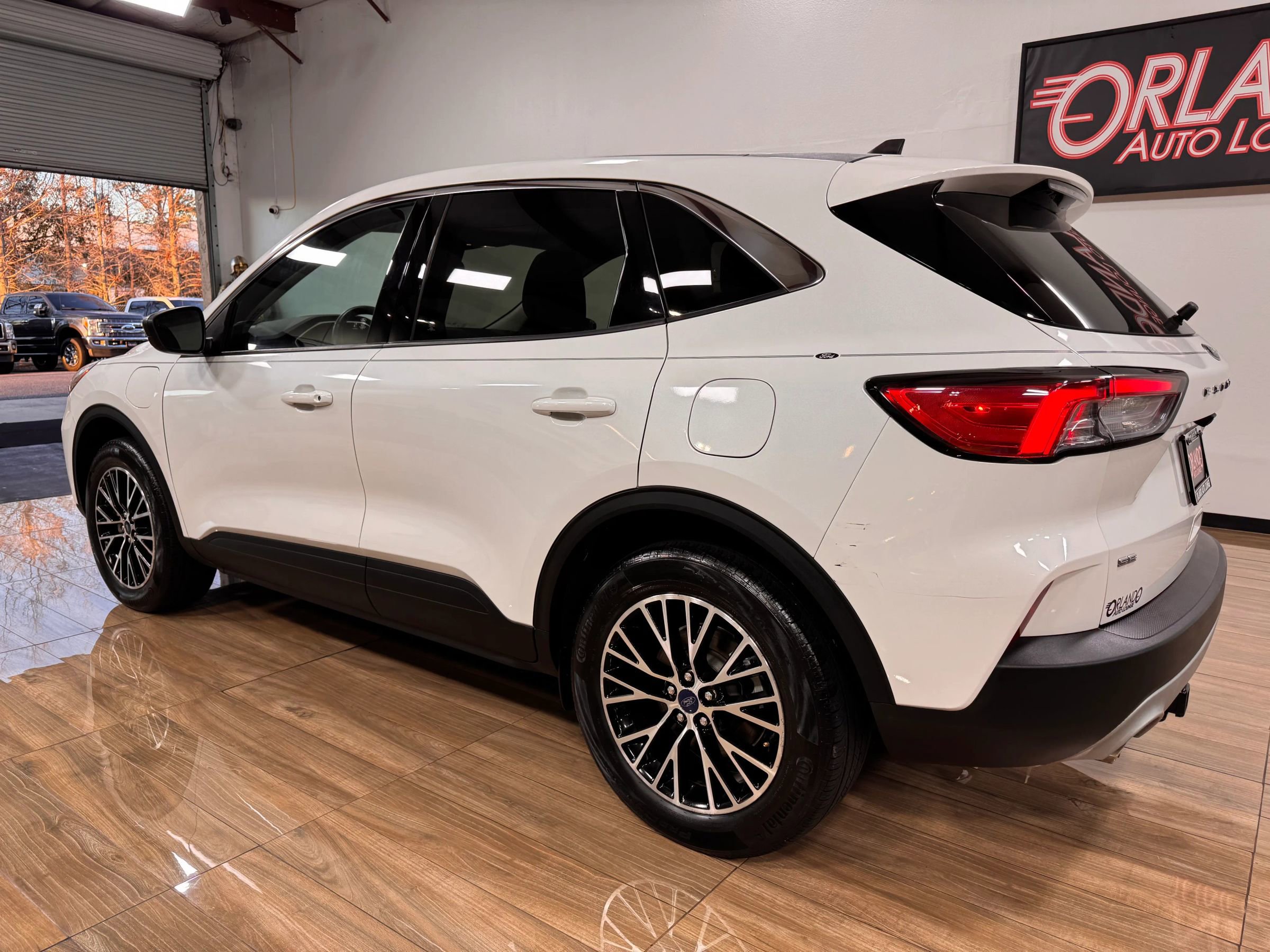 Used 2022 Ford Escape SE w/ Cold Weather Package image 9