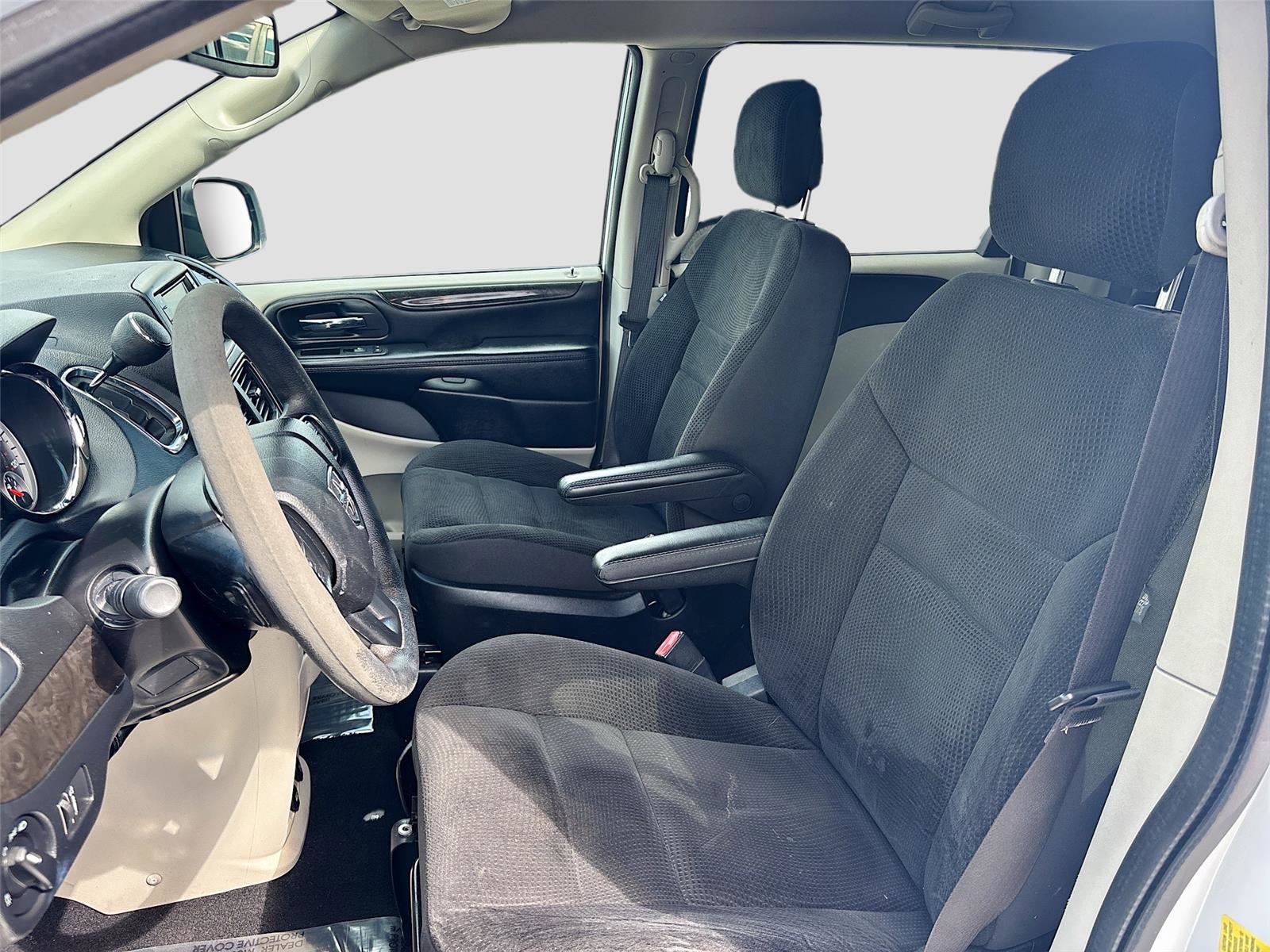 Used 2019 Dodge Grand Caravan SE FWD image 19