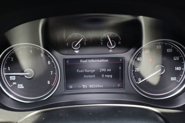 Used 2022 Buick Enclave Essence w/ Experience Buick Package FWD image 11