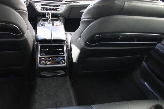 Used 2019 BMW 750i M SPORT DRIVER ASSIST+ w/ M Sport Package image 74