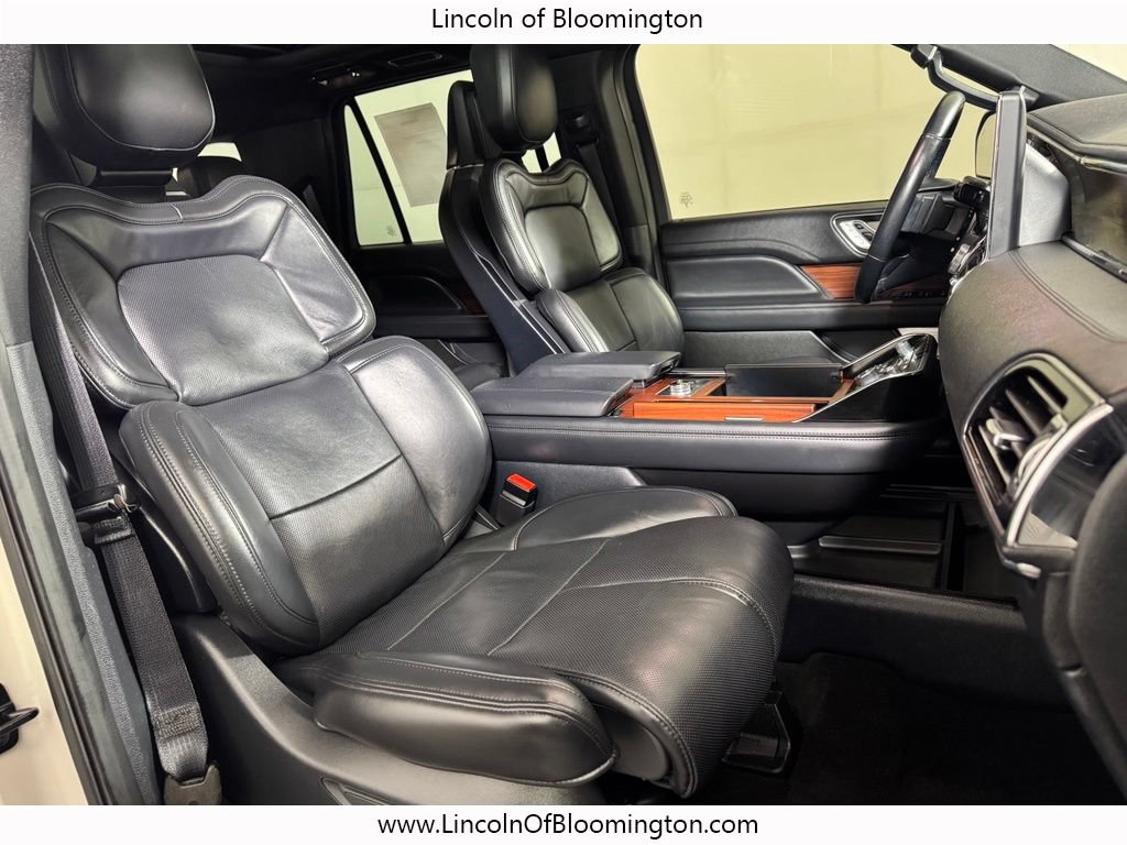 Certified 2023 Lincoln Navigator Reserve AWD/4WD image 11