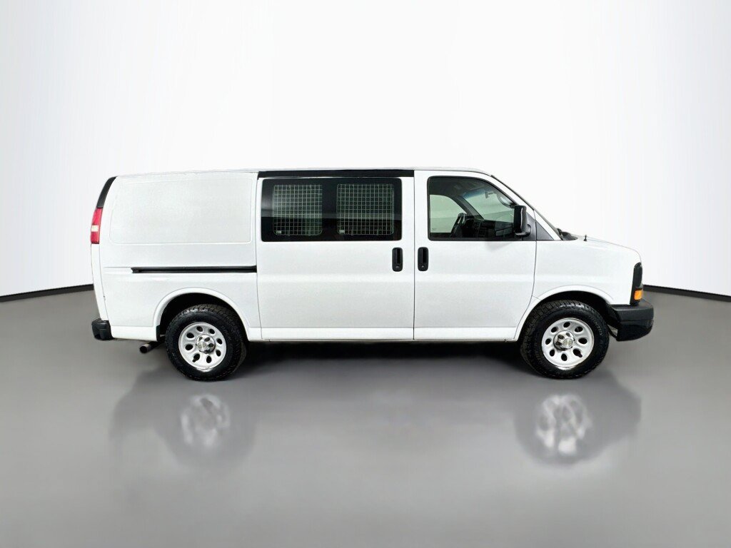 Used 2013 Chevrolet Express 1500 RWD image 6