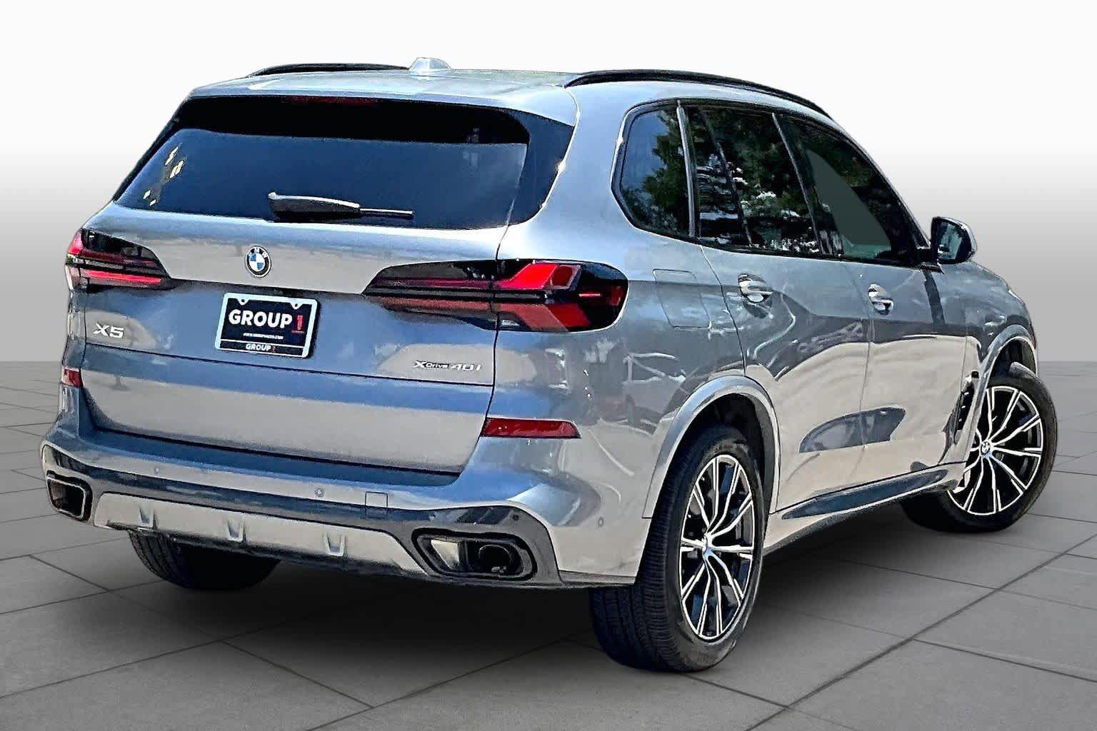 Used 2024 BMW X5 xDrive40i w/ M Sport Package AWD/4WD image 12