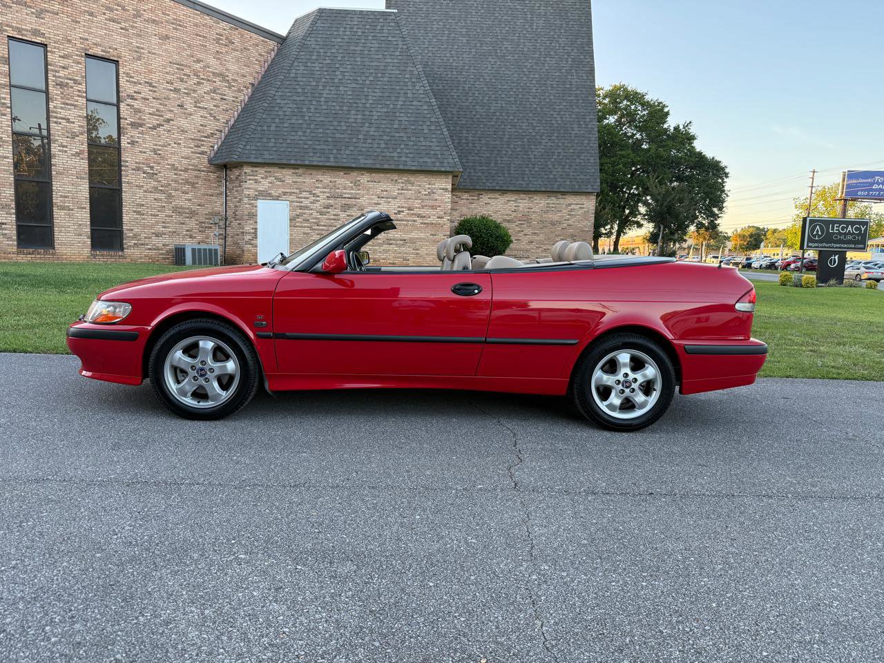 Used 2001 Saab 9-3 SE FWD image 2