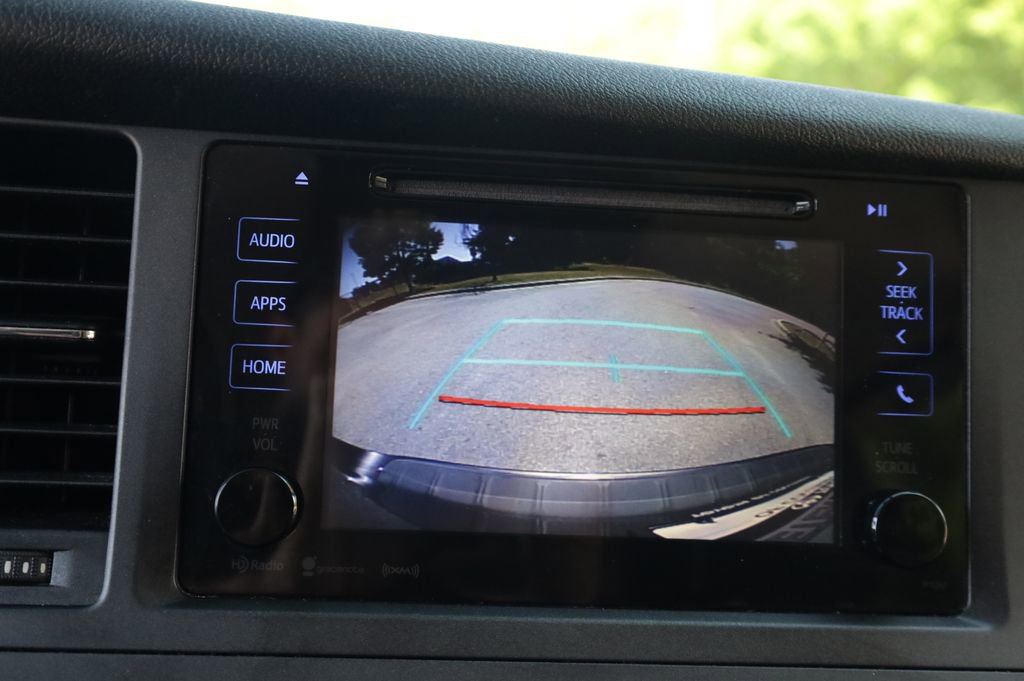 Used 2017 Toyota Sienna LE AWD/4WD image 23