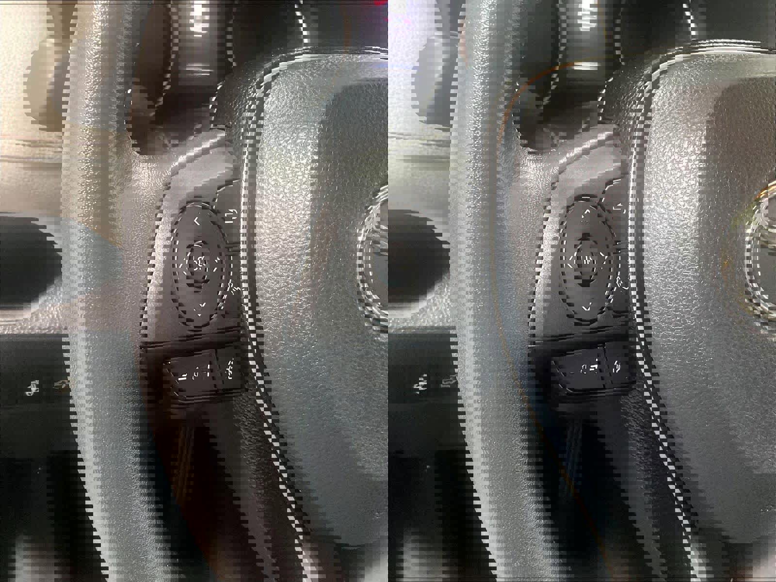 Used 2021 Toyota RAV4 XLE w/ Convenience Package image 24