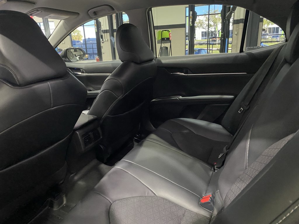 Used 2023 Toyota Camry XSE FWD image 5