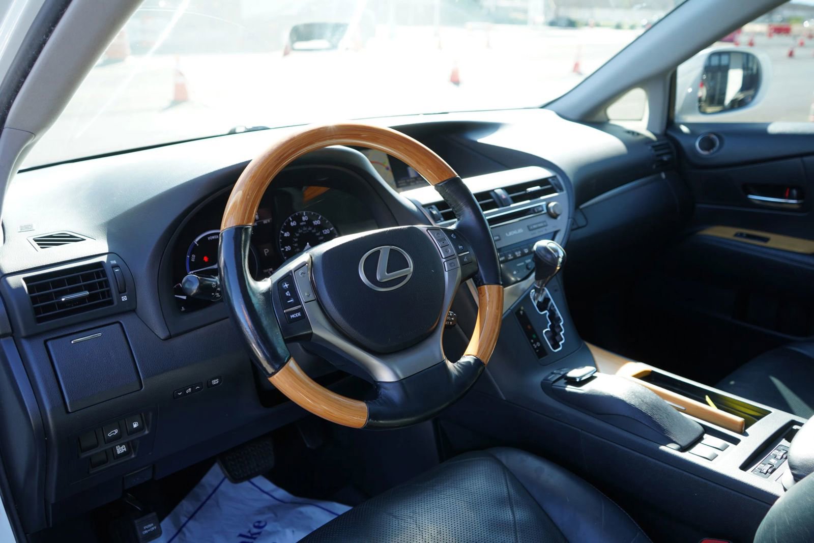 Used 2015 Lexus RX 450h FWD image 8