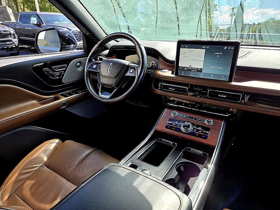 Used 2023 Lincoln Aviator Reserve w/ Equipment Group 201A image 13