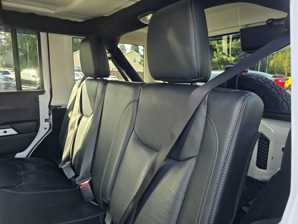 Used 2018 Jeep Wrangler Unlimited Sahara image 7