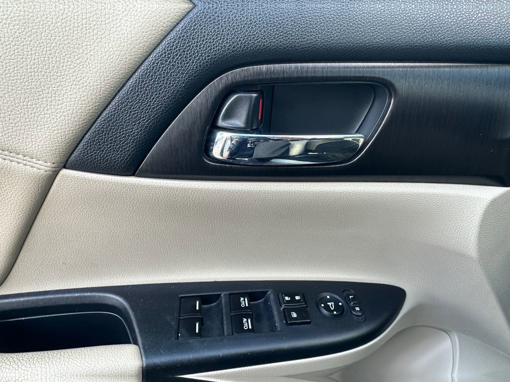 Used 2014 Honda Accord EX image 11