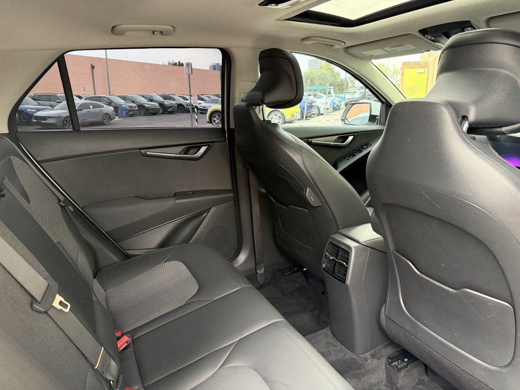 Used 2023 Kia Niro EX Touring image 36
