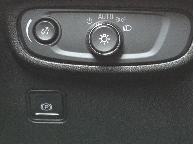 Used 2022 GMC Terrain SLE w/ Driver Convenience Package image 8