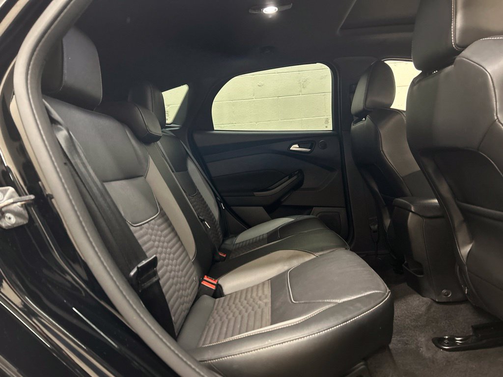 Used 2018 Ford Focus ST w/ Equipment Group 401A FWD image 11