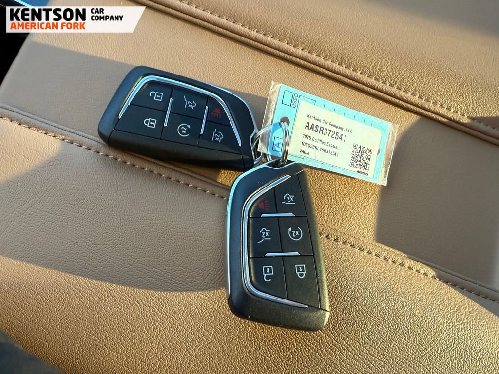 Used 2025 Cadillac Escalade Premium Luxury image 49