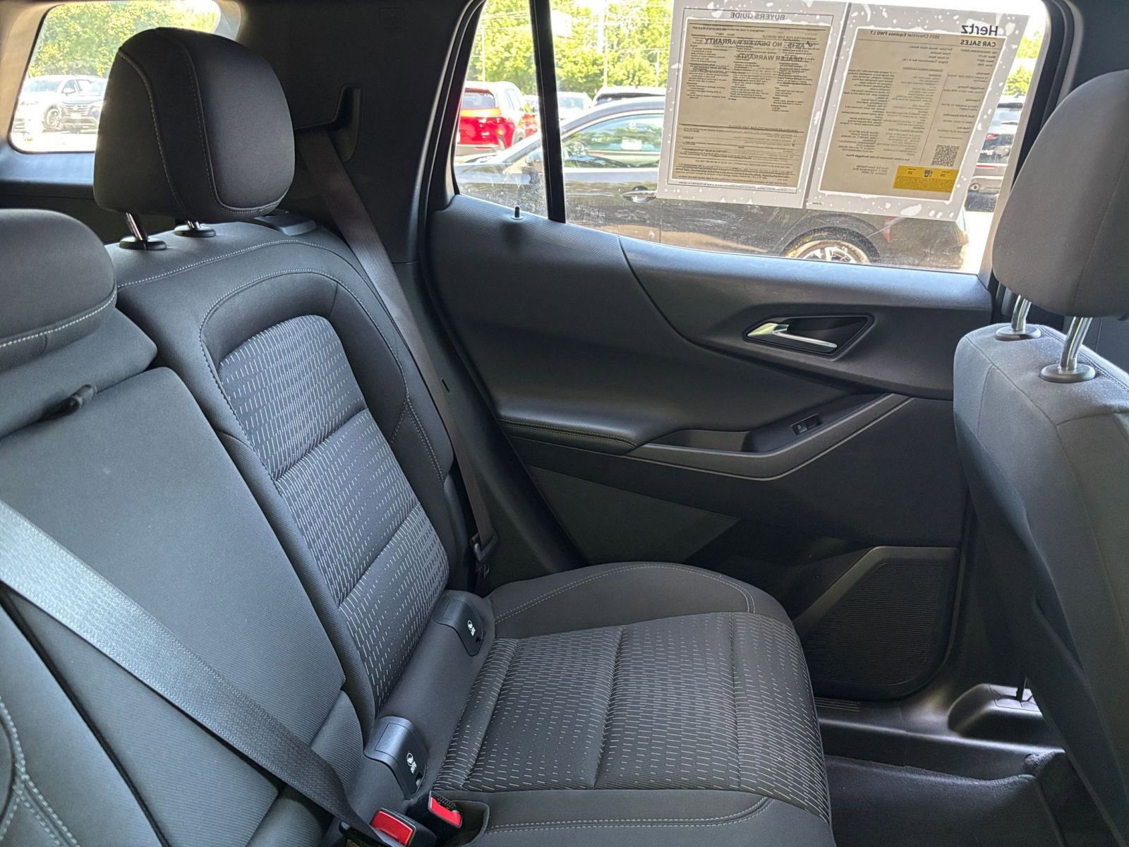 Used 2025 Chevrolet Equinox LT FWD image 37